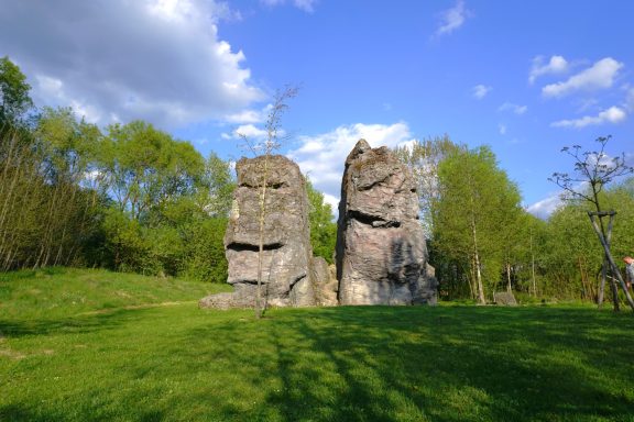 Bergnachbildung auf der Spielwiese